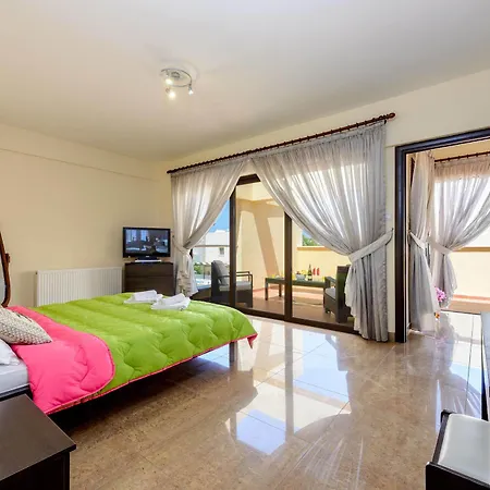 Athena Villa Protarász