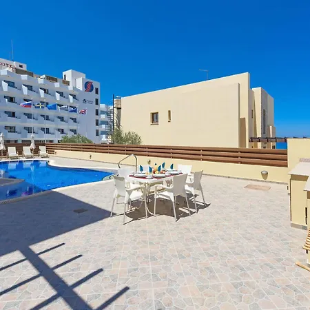 Athena Villa Protarász